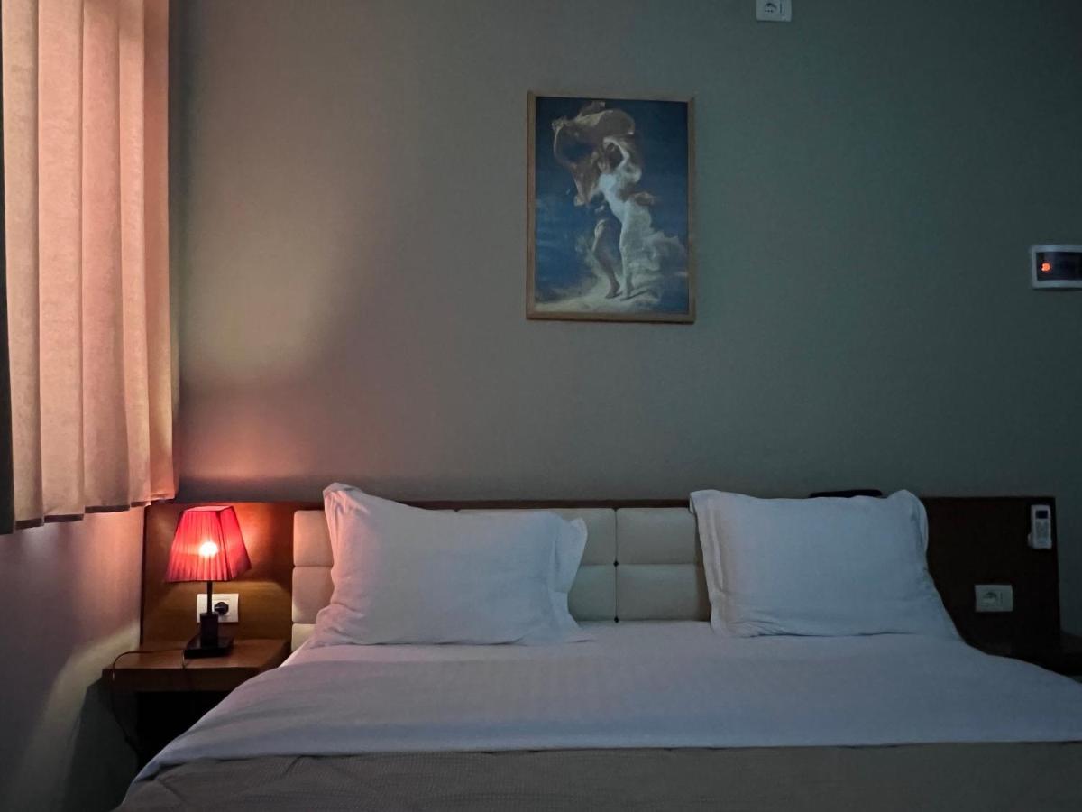 Bobi Hotel Shkodër Esterno foto
