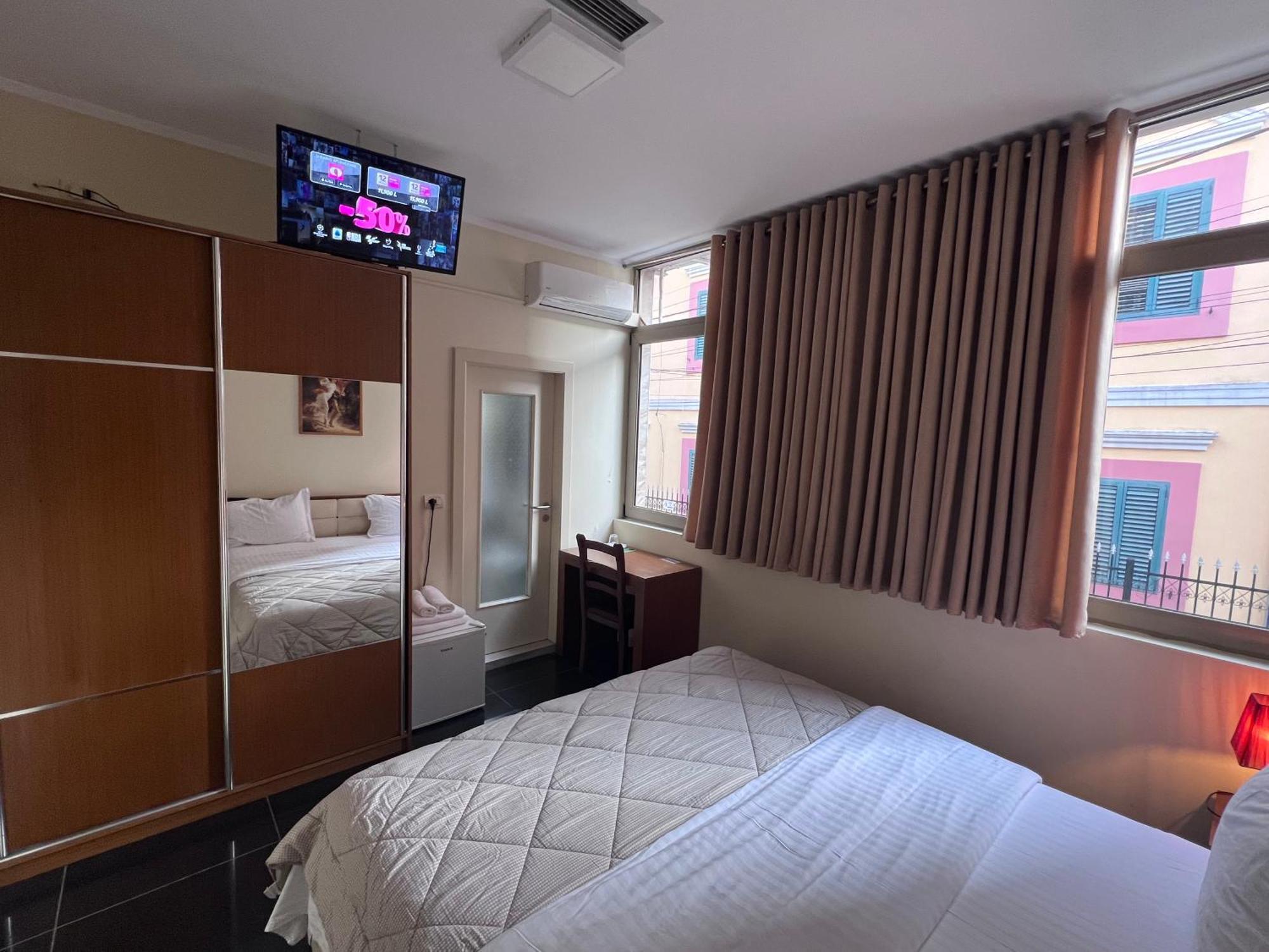 Bobi Hotel Shkodër Esterno foto