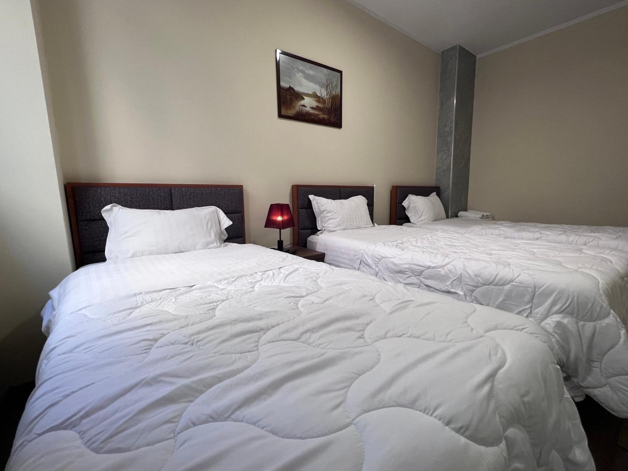 Bobi Hotel Shkodër Esterno foto