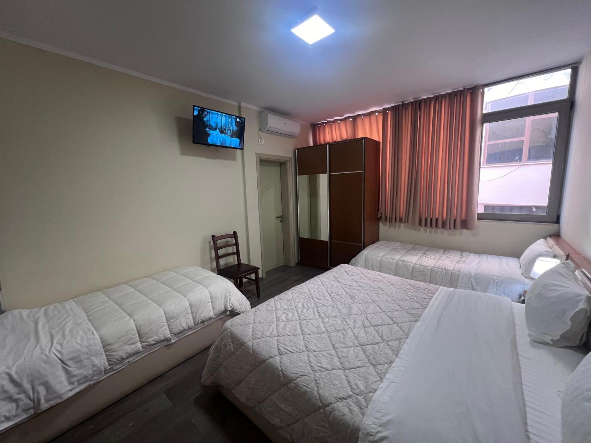Bobi Hotel Shkodër Esterno foto