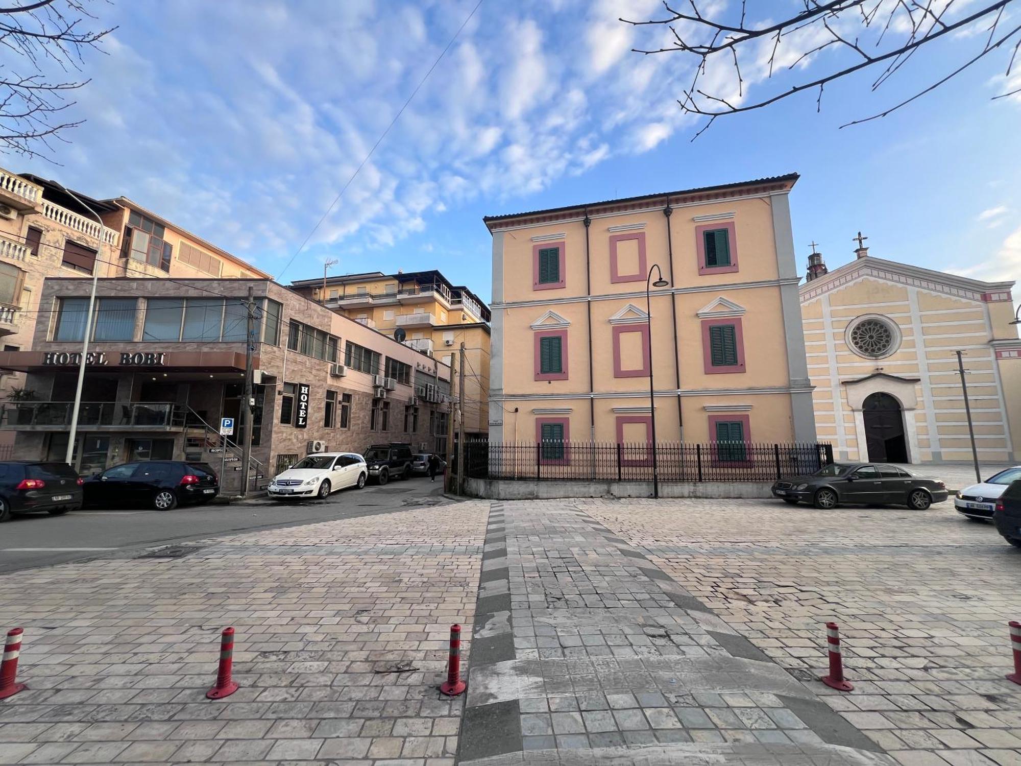 Bobi Hotel Shkodër Esterno foto