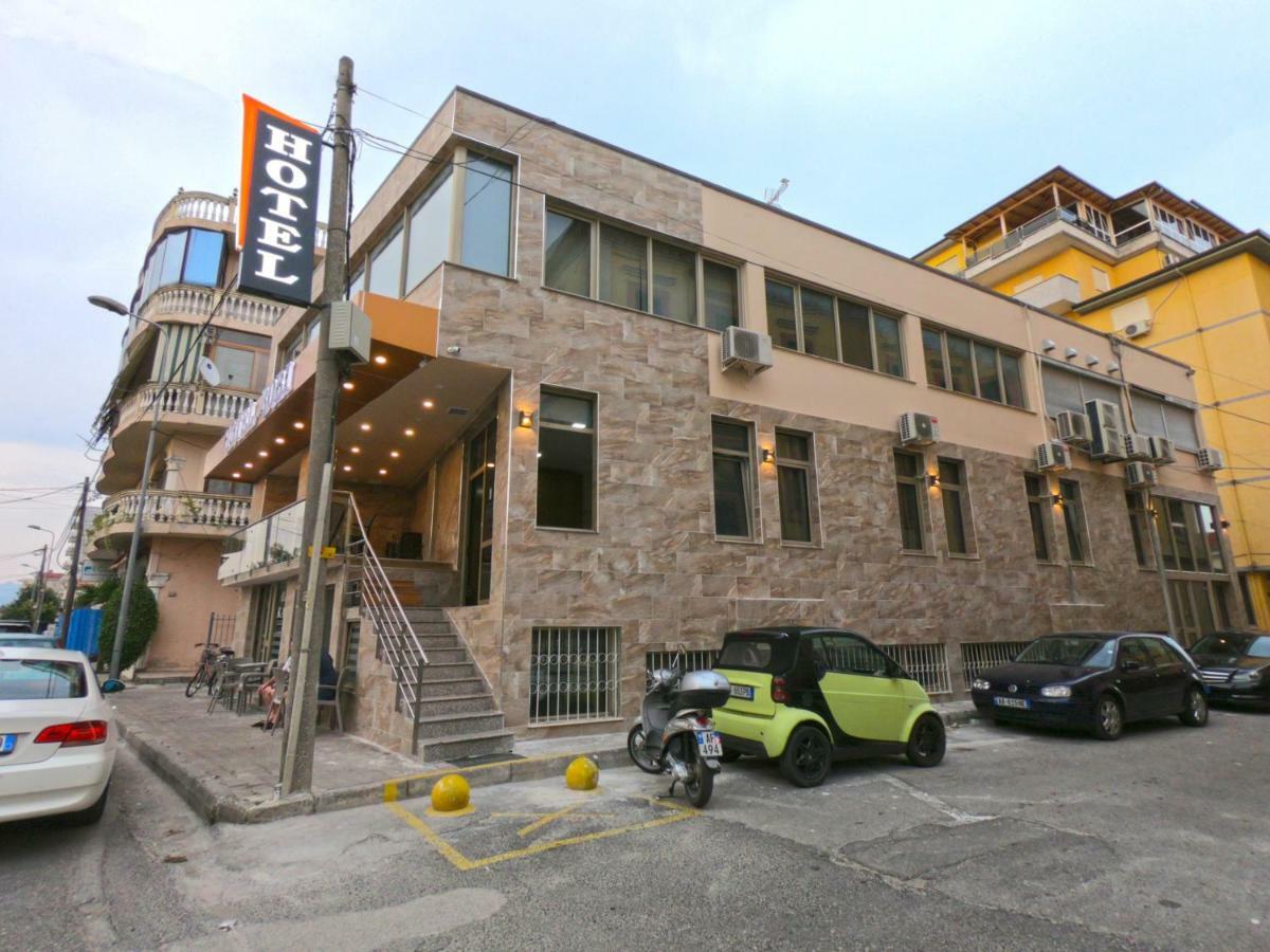 Bobi Hotel Shkodër Esterno foto